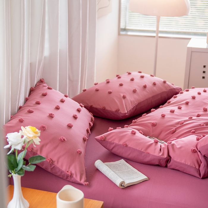 91家纺网 家纺一手货源 找家纺 贝尔 PELLHOME 复古风毛球剪花日式简约套件全棉水洗棉纯素色四件套（春节不打烊) 球球-嫣红