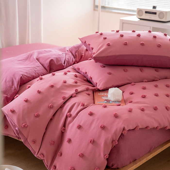 91家纺网 家纺一手货源 找家纺 贝尔 PELLHOME 复古风毛球剪花日式简约套件全棉水洗棉纯素色四件套（春节不打烊) 球球-嫣红