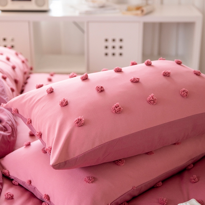 91家纺网 家纺一手货源 找家纺 贝尔 PELLHOME 复古风毛球剪花日式简约套件全棉水洗棉纯素色四件套（春节不打烊) 球球-嫣红