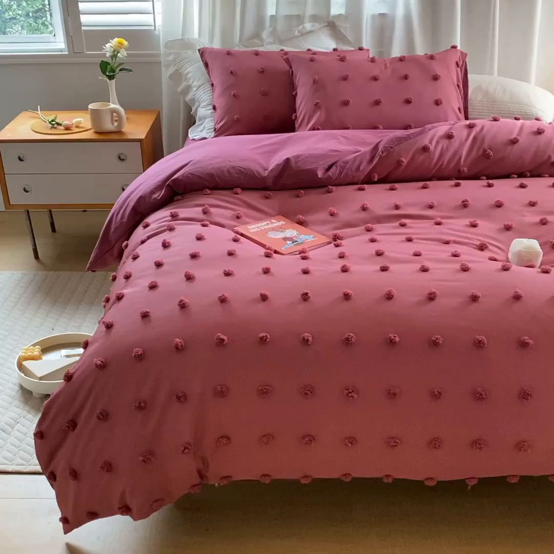 91家纺网 家纺一手货源 找家纺 贝尔 PELLHOME 复古风毛球剪花日式简约套件全棉水洗棉纯素色四件套（春节不打烊) 球球-嫣红