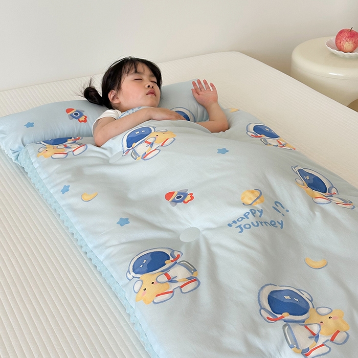 91家纺网 家纺一手货源 找家纺 嗨生活 2025秋冬加厚儿童睡袋全棉+豆豆绒一体防踢被儿童睡袋 开心宇航员