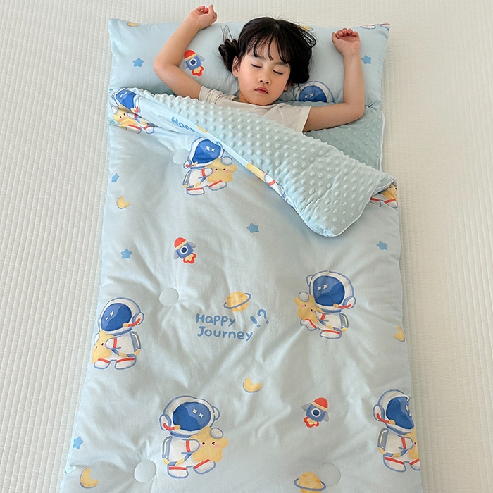 91家纺网 家纺一手货源 找家纺 嗨生活 2025秋冬加厚儿童睡袋全棉+豆豆绒一体防踢被儿童睡袋 开心宇航员