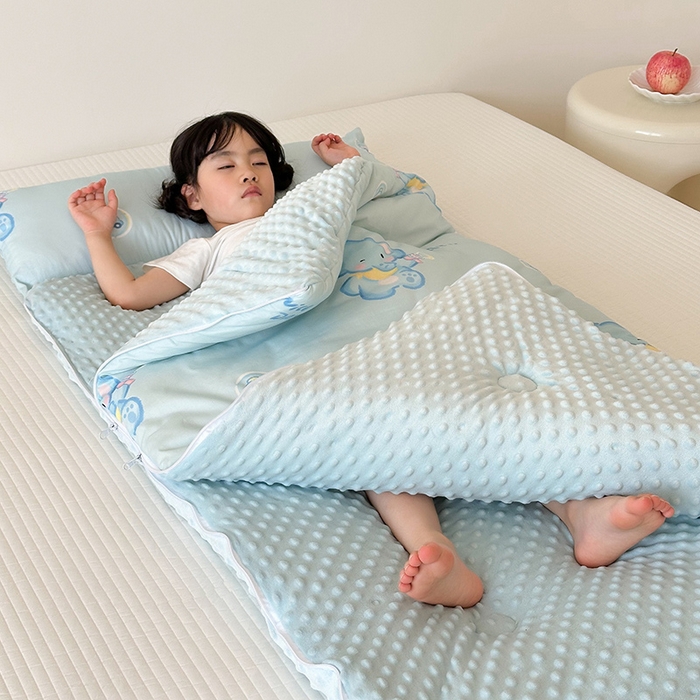 91家纺网 家纺一手货源 找家纺 嗨生活 2025秋冬加厚儿童睡袋全棉+豆豆绒一体防踢被儿童睡袋 快乐小象