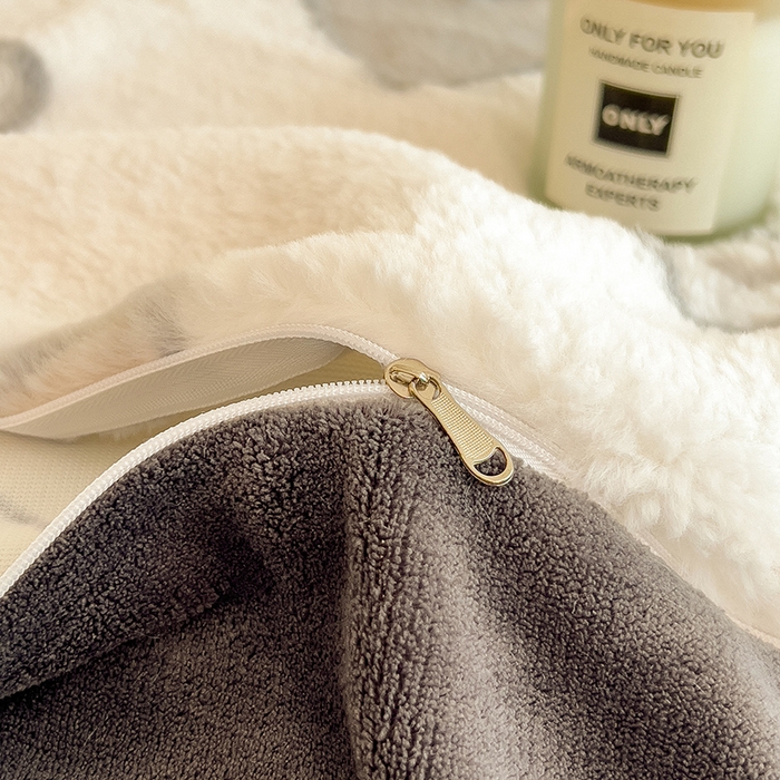 91家纺网 家纺一手货源 找家纺 摩妮卡 2025新款A类加厚兔毛雕花牛奶绒四件套 爱情爱心-灰