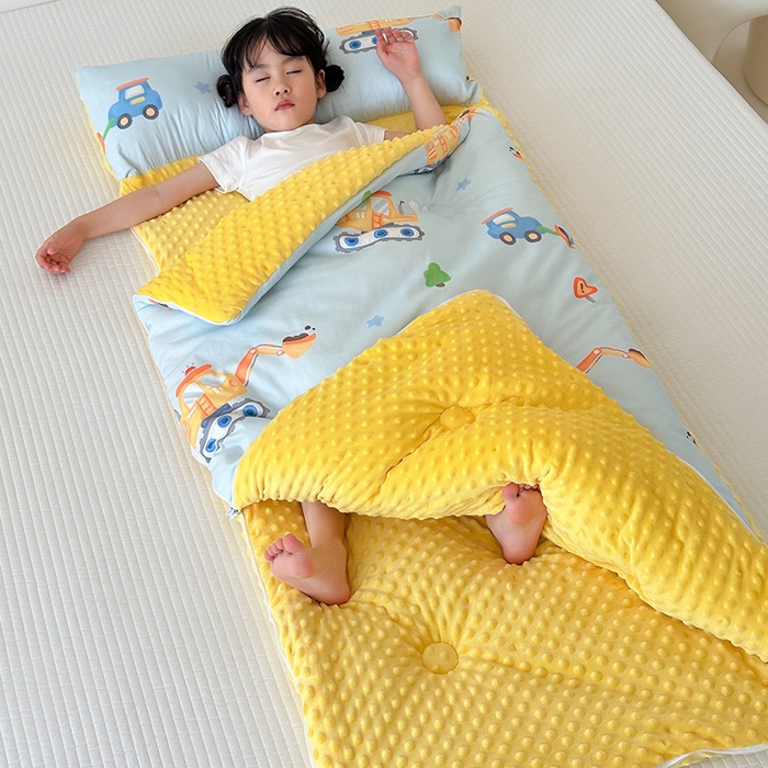 91家纺网 家纺一手货源 找家纺 嗨生活 2025秋冬加厚儿童睡袋全棉+豆豆绒一体防踢被儿童睡袋 蓝色挖掘