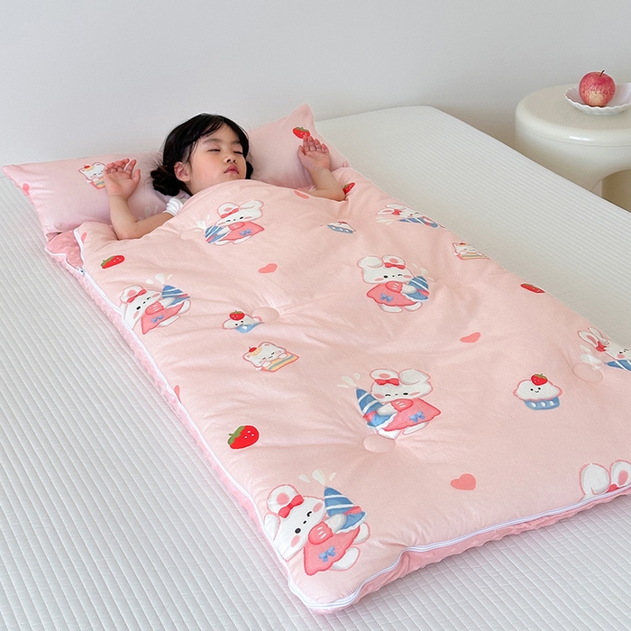 91家纺网 家纺一手货源 找家纺 嗨生活 2025秋冬加厚儿童睡袋全棉+豆豆绒一体防踢被儿童睡袋 萌小兔