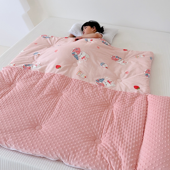 91家纺网 家纺一手货源 找家纺 嗨生活 2025秋冬加厚儿童睡袋全棉+豆豆绒一体防踢被儿童睡袋 萌小兔