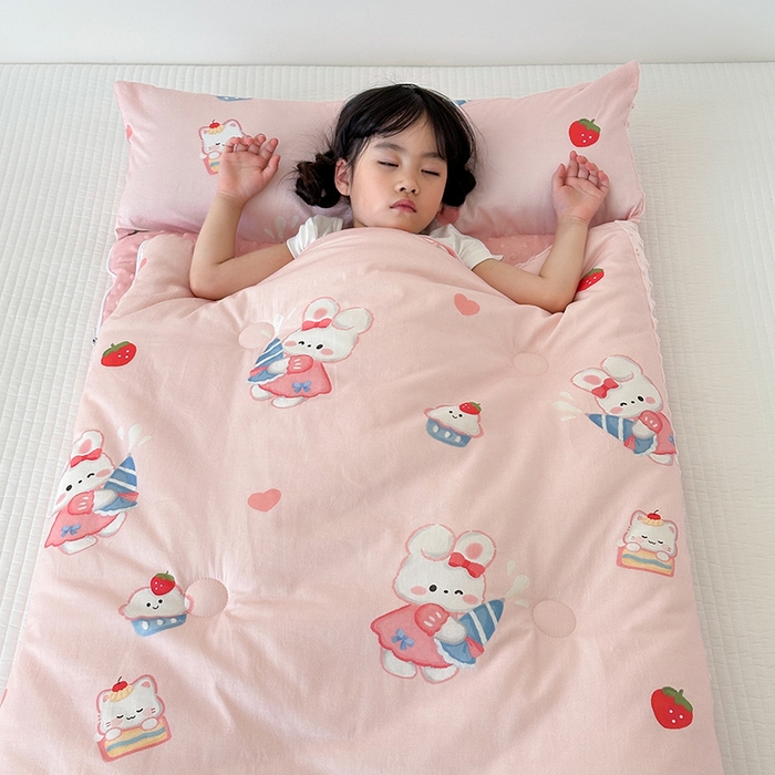 91家纺网 家纺一手货源 找家纺 嗨生活 2025秋冬加厚儿童睡袋全棉+豆豆绒一体防踢被儿童睡袋 萌小兔