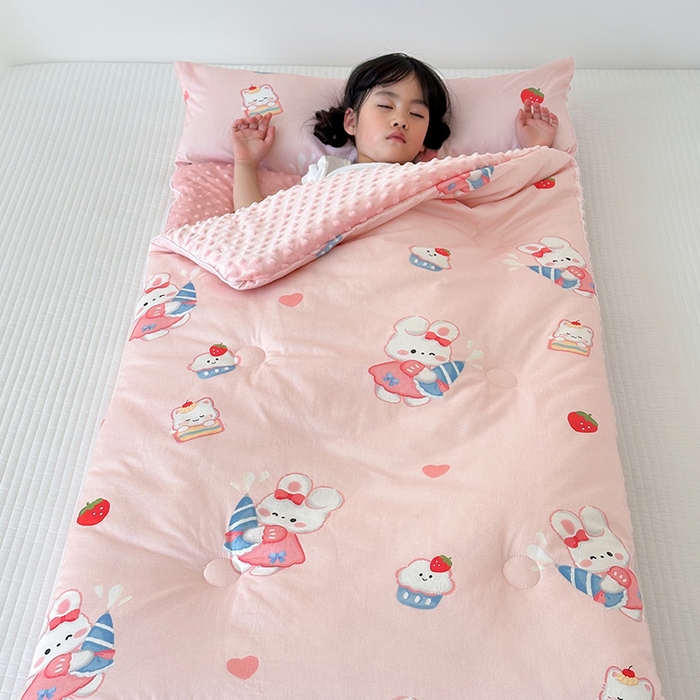 91家纺网 家纺一手货源 找家纺 嗨生活 2025秋冬加厚儿童睡袋全棉+豆豆绒一体防踢被儿童睡袋 萌小兔