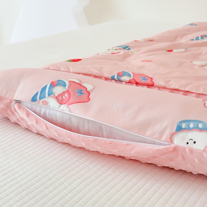 91家纺网 家纺一手货源 找家纺 嗨生活 2025秋冬加厚儿童睡袋全棉+豆豆绒一体防踢被儿童睡袋 萌小兔