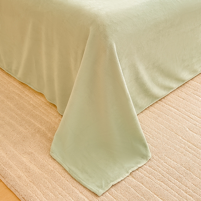 91家纺网 家纺一手货源 找家纺 摩妮卡 2025新款A类加厚兔毛雕花牛奶绒四件套 繁花-浅绿