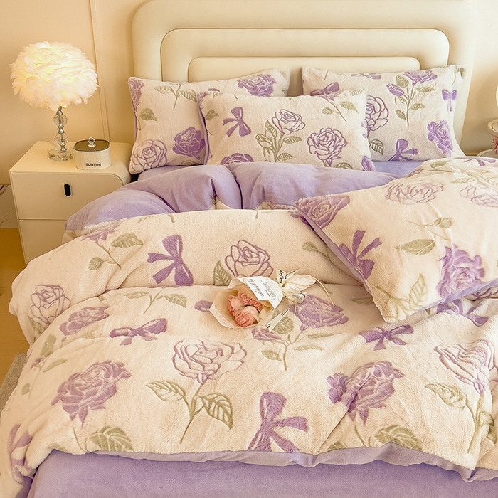 91家纺网 家纺一手货源 找家纺 摩妮卡 2025新款A类加厚兔毛雕花牛奶绒四件套 向阳花开-紫