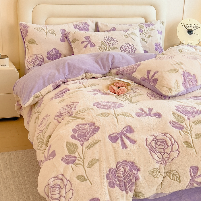 91家纺网 家纺一手货源 找家纺 摩妮卡 2025新款A类加厚兔毛雕花牛奶绒四件套 向阳花开-紫