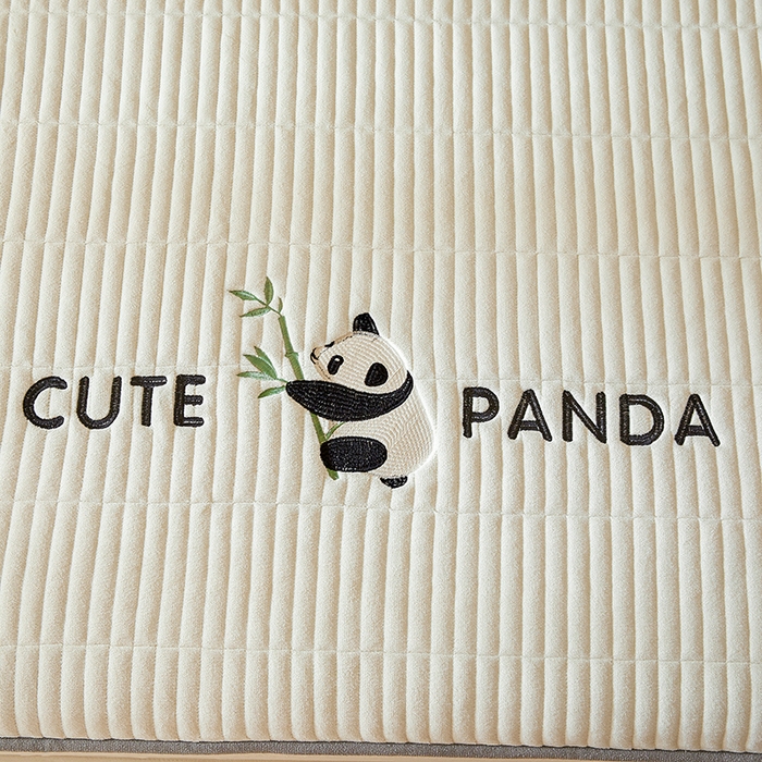 91家纺网 家纺一手货源 找家纺 （总）摩妮卡 2025新款刺绣牛奶绒夹棉床笠床垫保护套三件套