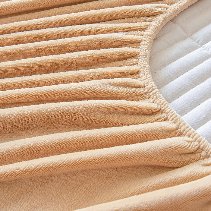 91家纺网 家纺一手货源 找家纺 摩妮卡 2025新款刺绣牛奶绒夹棉床笠床垫保护套三件套 熊猫-咖