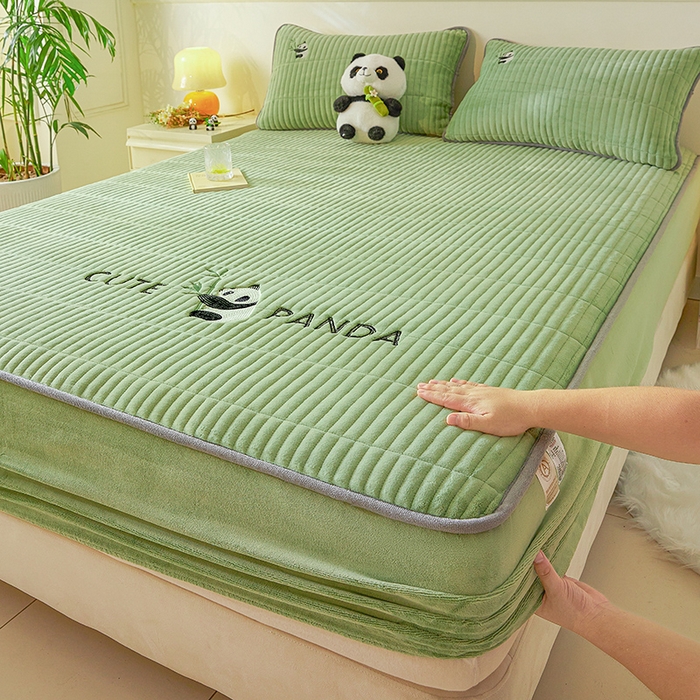 摩妮卡 2025新款刺绣牛奶绒夹棉床笠床垫保护套三件套 熊猫-绿