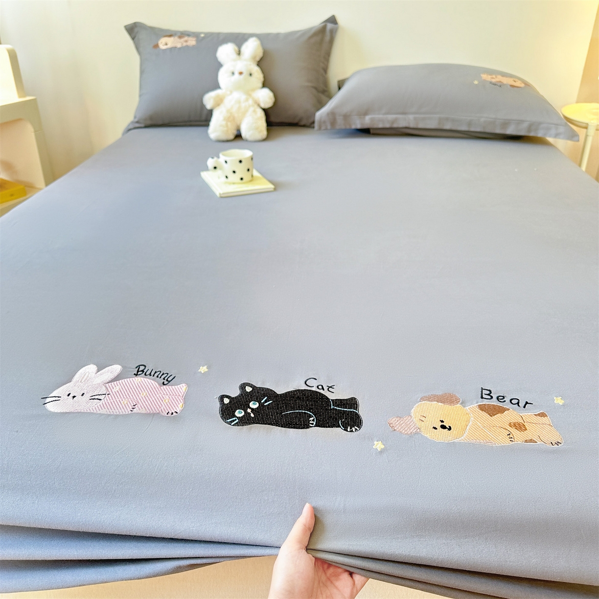 91家纺网 家纺一手货源 找家纺 笙意家纺 2025新款全棉纯棉磨毛刺绣单品床笠 床笠单件 萌宠-魅影灰