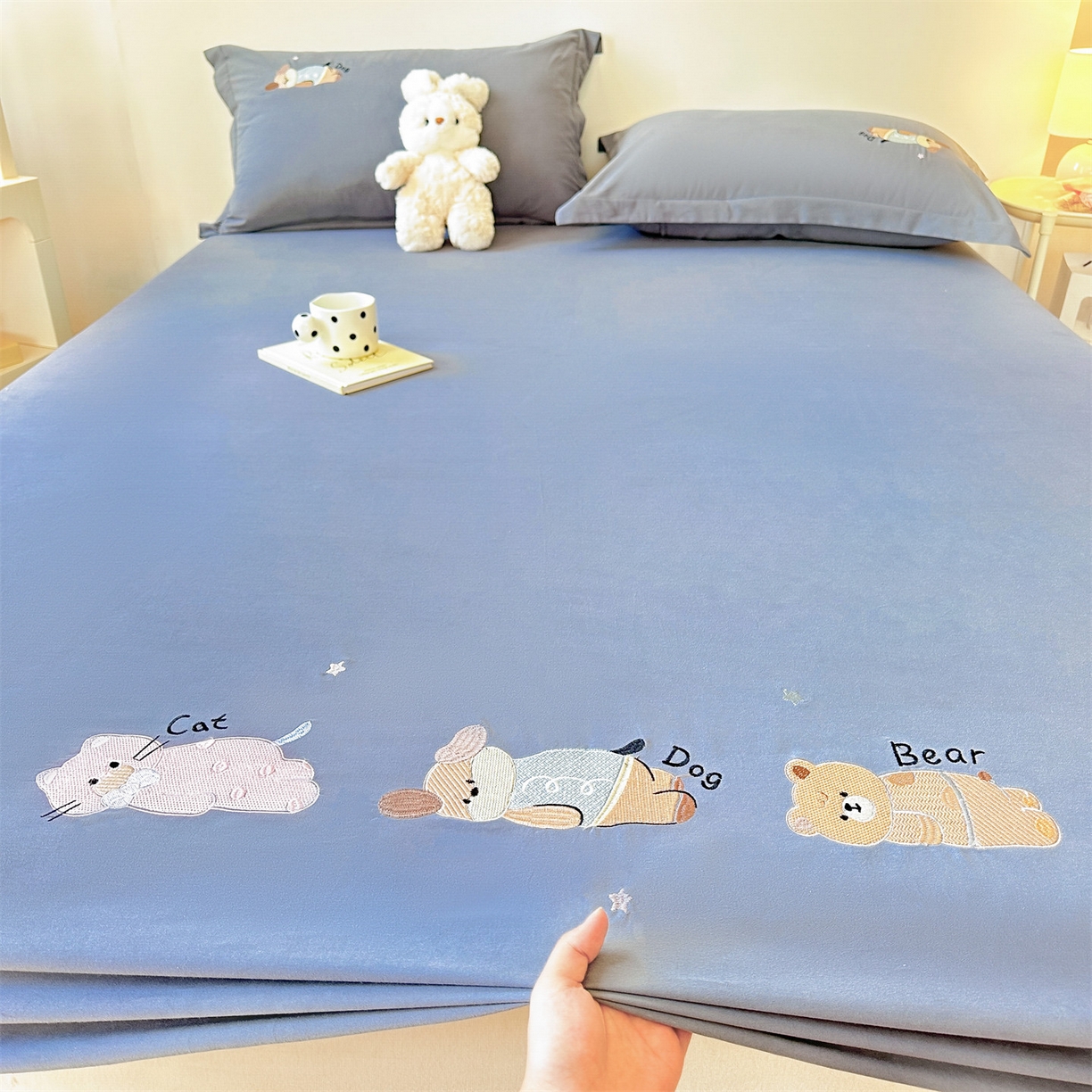 91家纺网 家纺一手货源 找家纺 笙意家纺 2025新款全棉纯棉磨毛刺绣单品床笠 床笠单件 萌宠-墨蓝