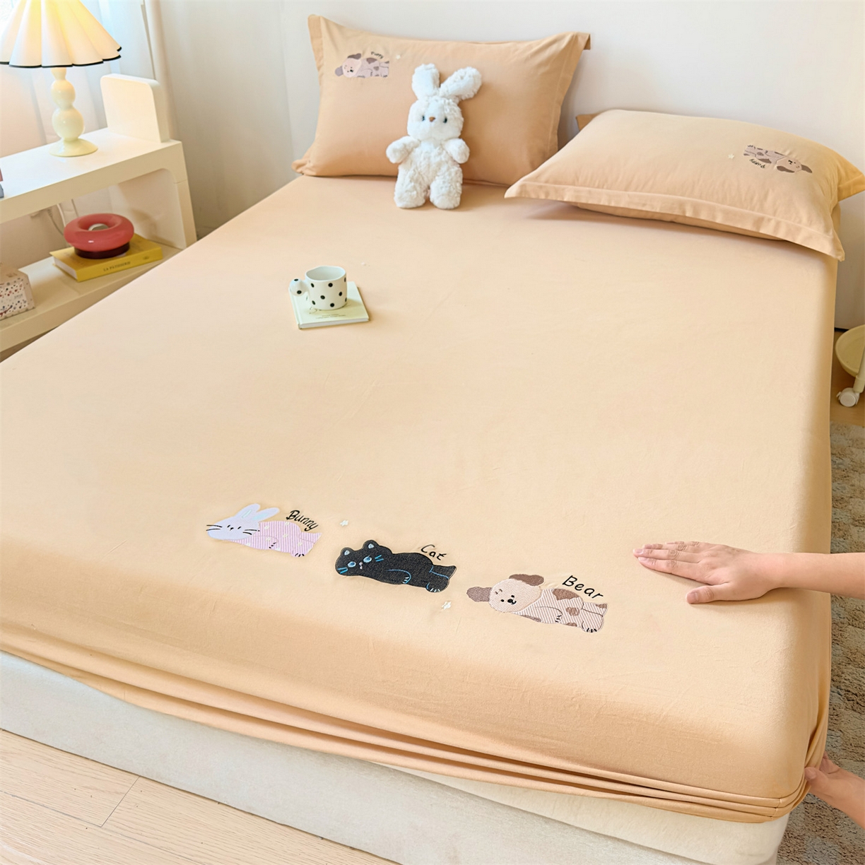 91家纺网 家纺一手货源 找家纺 笙意家纺 2025新款全棉纯棉磨毛刺绣单品床笠 床笠单件 萌宠-贝卡黄