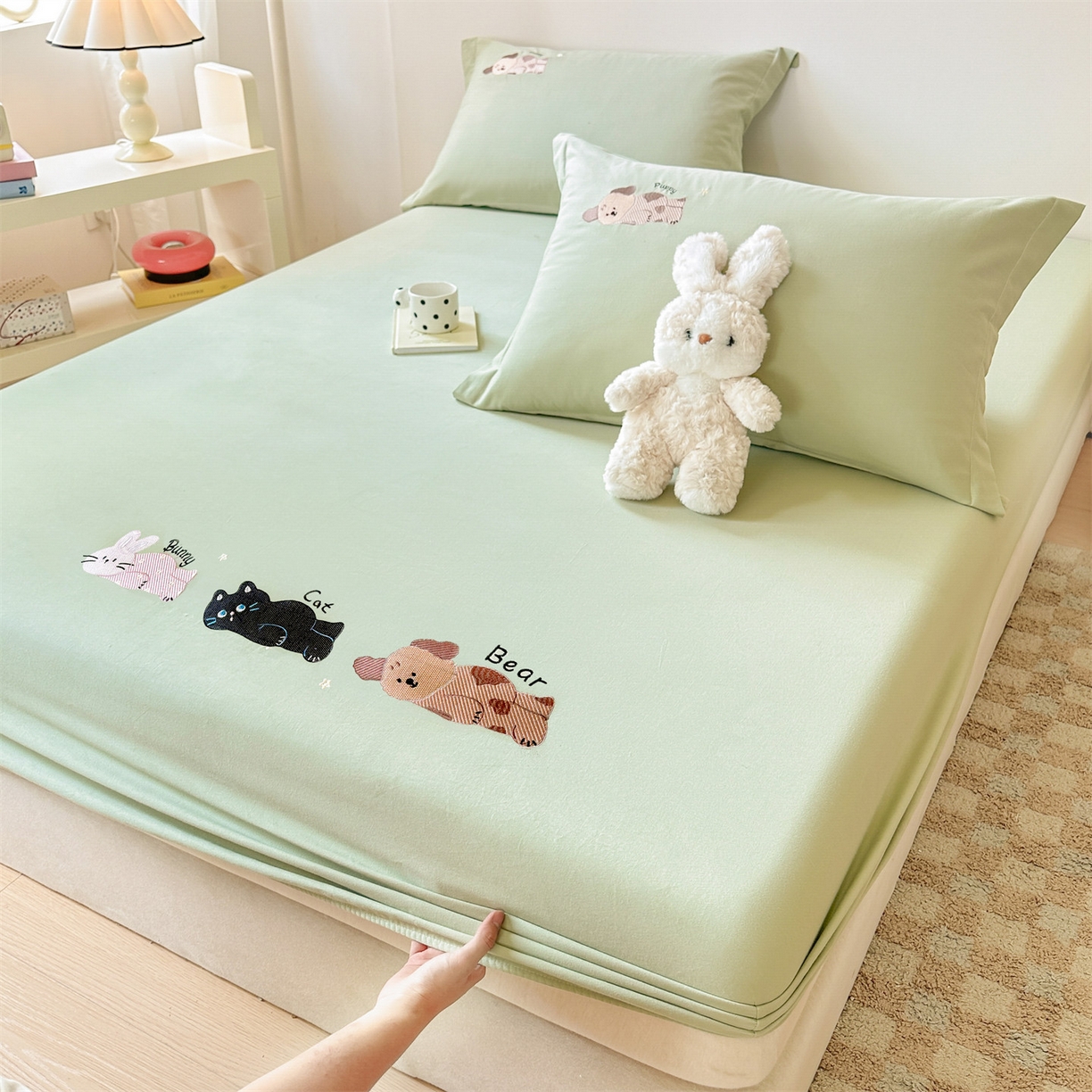 91家纺网 家纺一手货源 找家纺 笙意家纺 2025新款全棉纯棉磨毛刺绣单品床笠 床笠单件 萌宠-春野绿