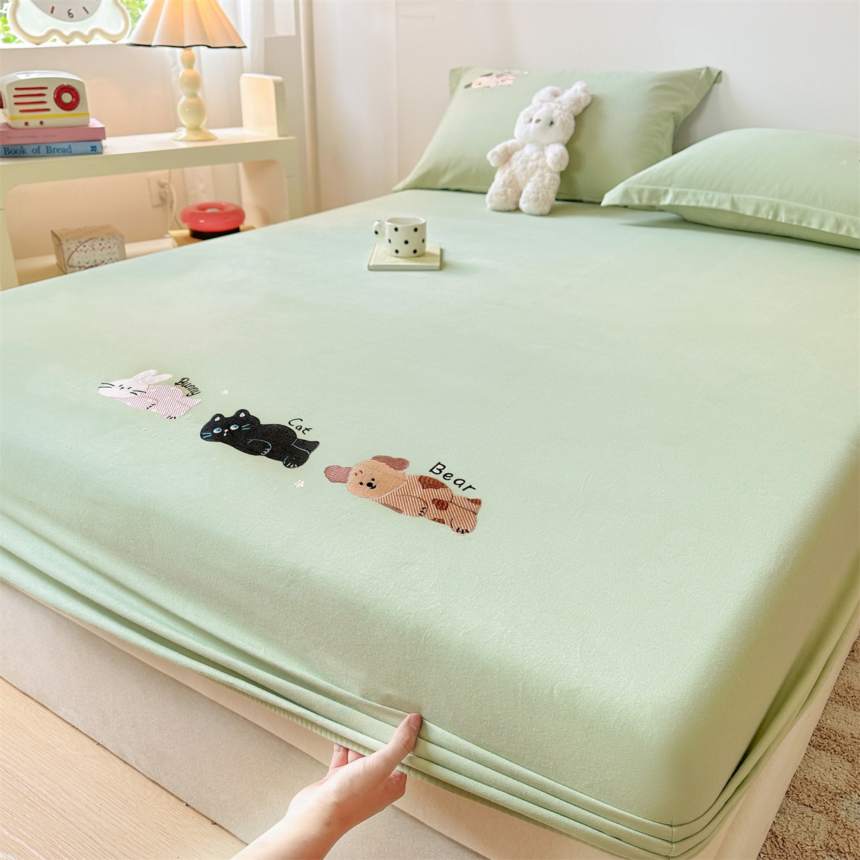 91家纺网 家纺一手货源 找家纺 笙意家纺 2025新款全棉纯棉磨毛刺绣单品床笠 床笠单件 萌宠-春野绿