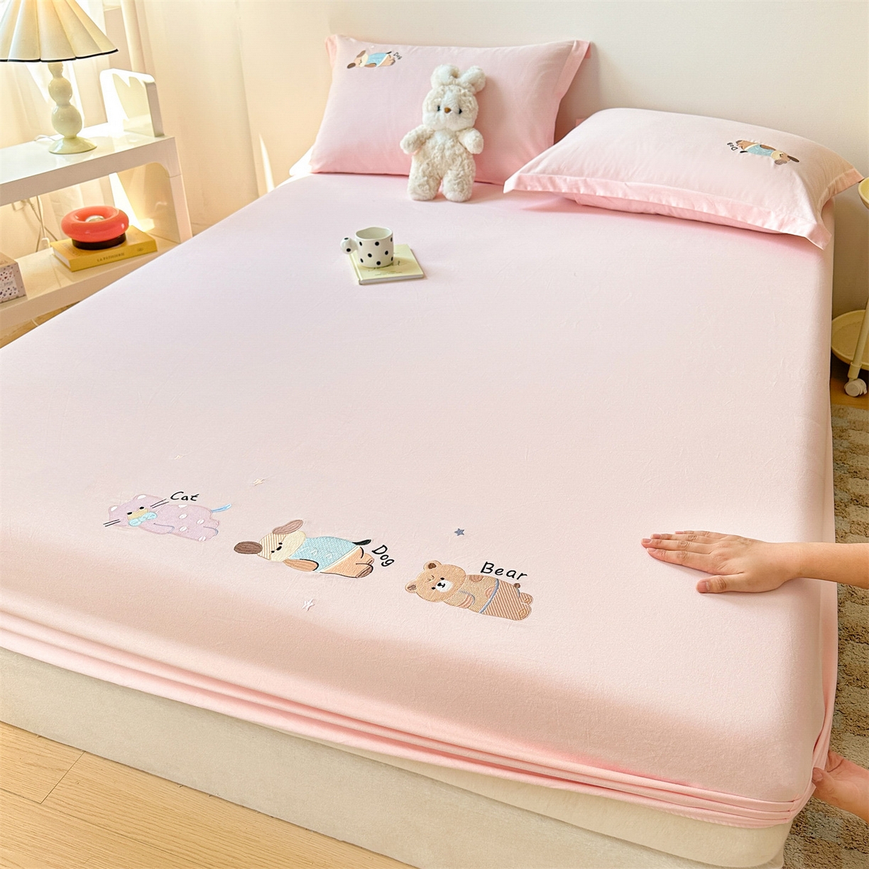 91家纺网 家纺一手货源 找家纺 笙意家纺 2025新款全棉纯棉磨毛刺绣单品床笠 床笠单件 萌宠-绯粉