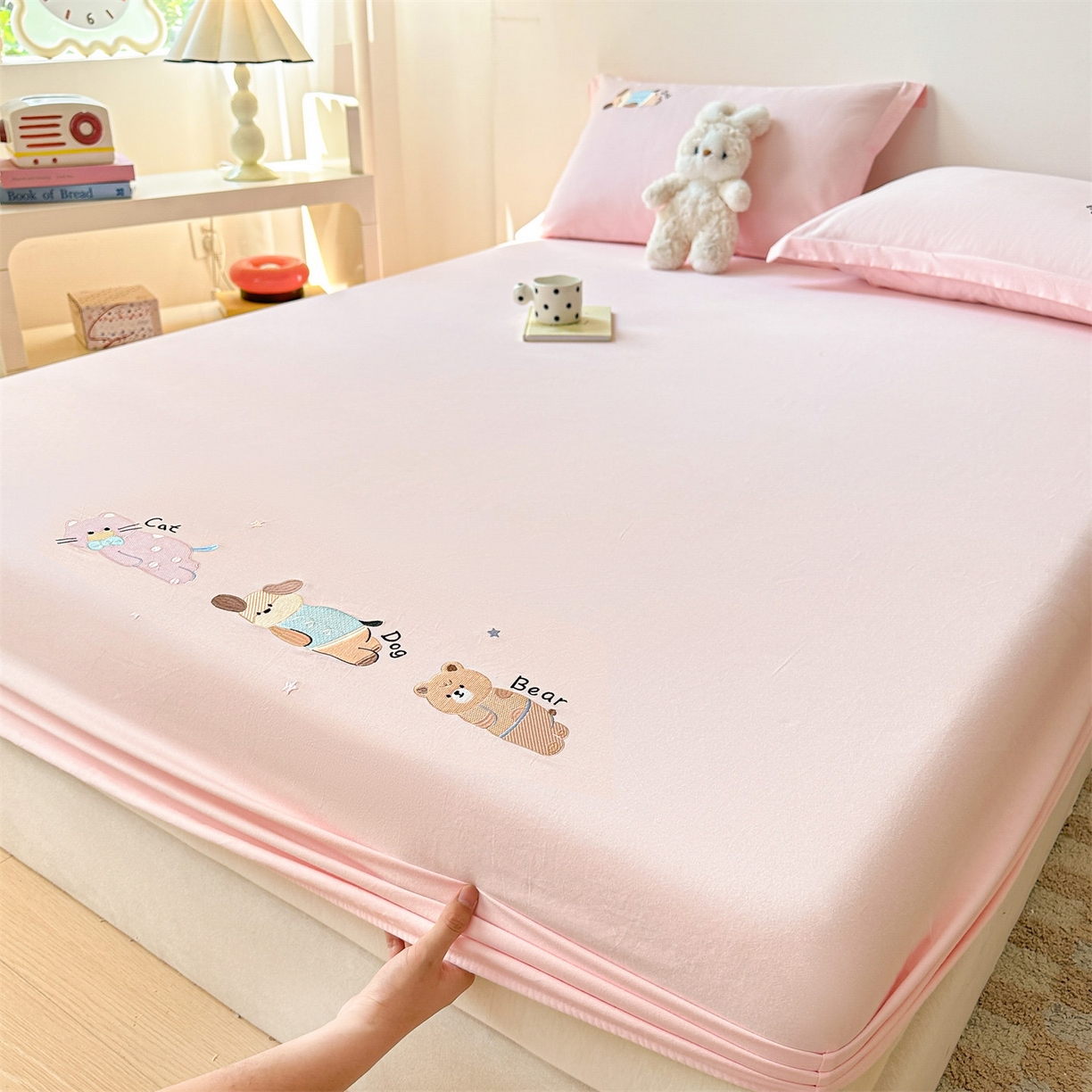 91家纺网 家纺一手货源 找家纺 笙意家纺 2025新款全棉纯棉磨毛刺绣单品床笠 床笠单件 萌宠-绯粉