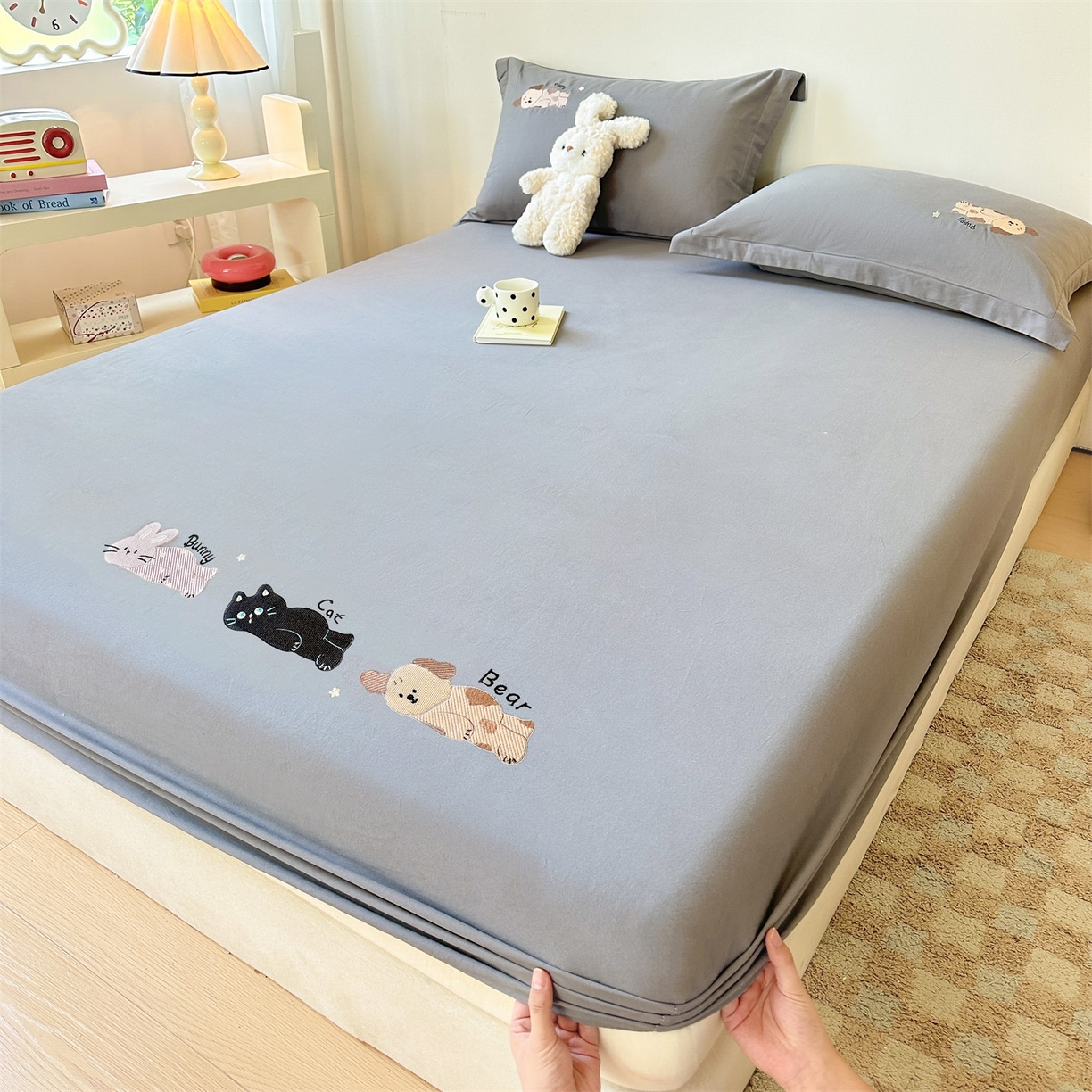 91家纺网 家纺一手货源 找家纺 笙意家纺 2025新款全棉纯棉磨毛刺绣单品床笠 床笠单件 萌宠-魅影灰