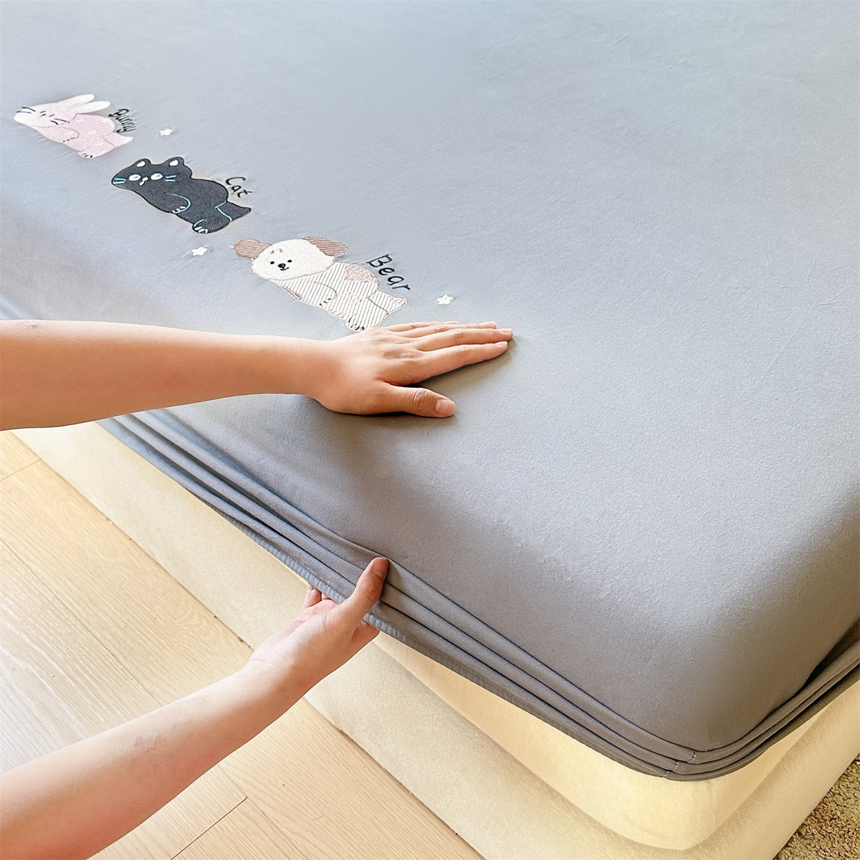 91家纺网 家纺一手货源 找家纺 笙意家纺 2025新款全棉纯棉磨毛刺绣单品床笠 床笠单件 萌宠-魅影灰