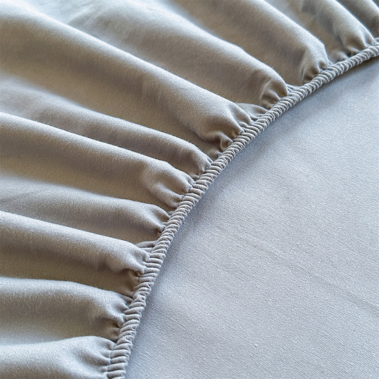 91家纺网 家纺一手货源 找家纺 笙意家纺 2025新款全棉纯棉磨毛刺绣单品床笠 床笠单件 萌宠-魅影灰