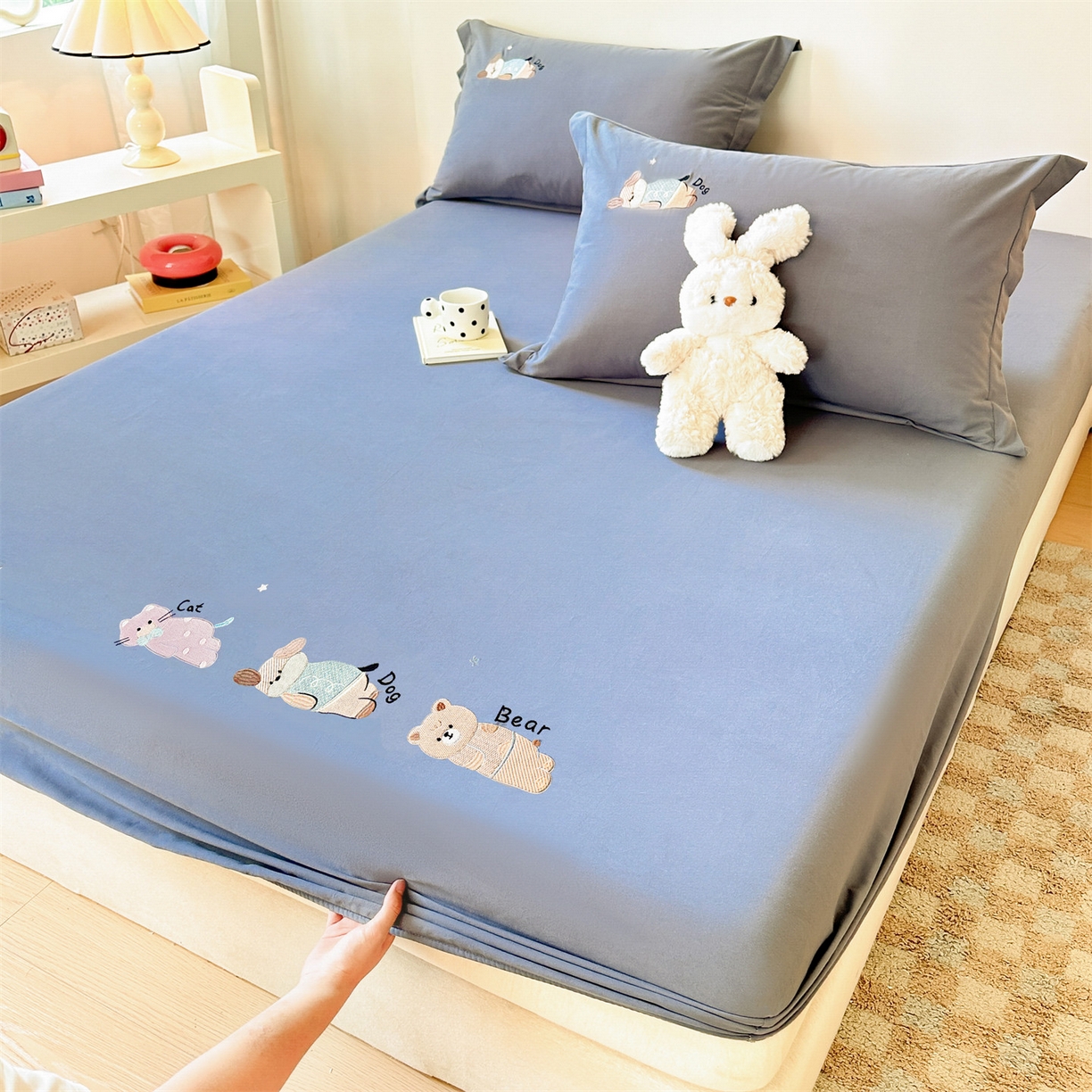 91家纺网 家纺一手货源 找家纺 笙意家纺 2025新款全棉纯棉磨毛刺绣单品床笠 床笠单件 萌宠-墨蓝