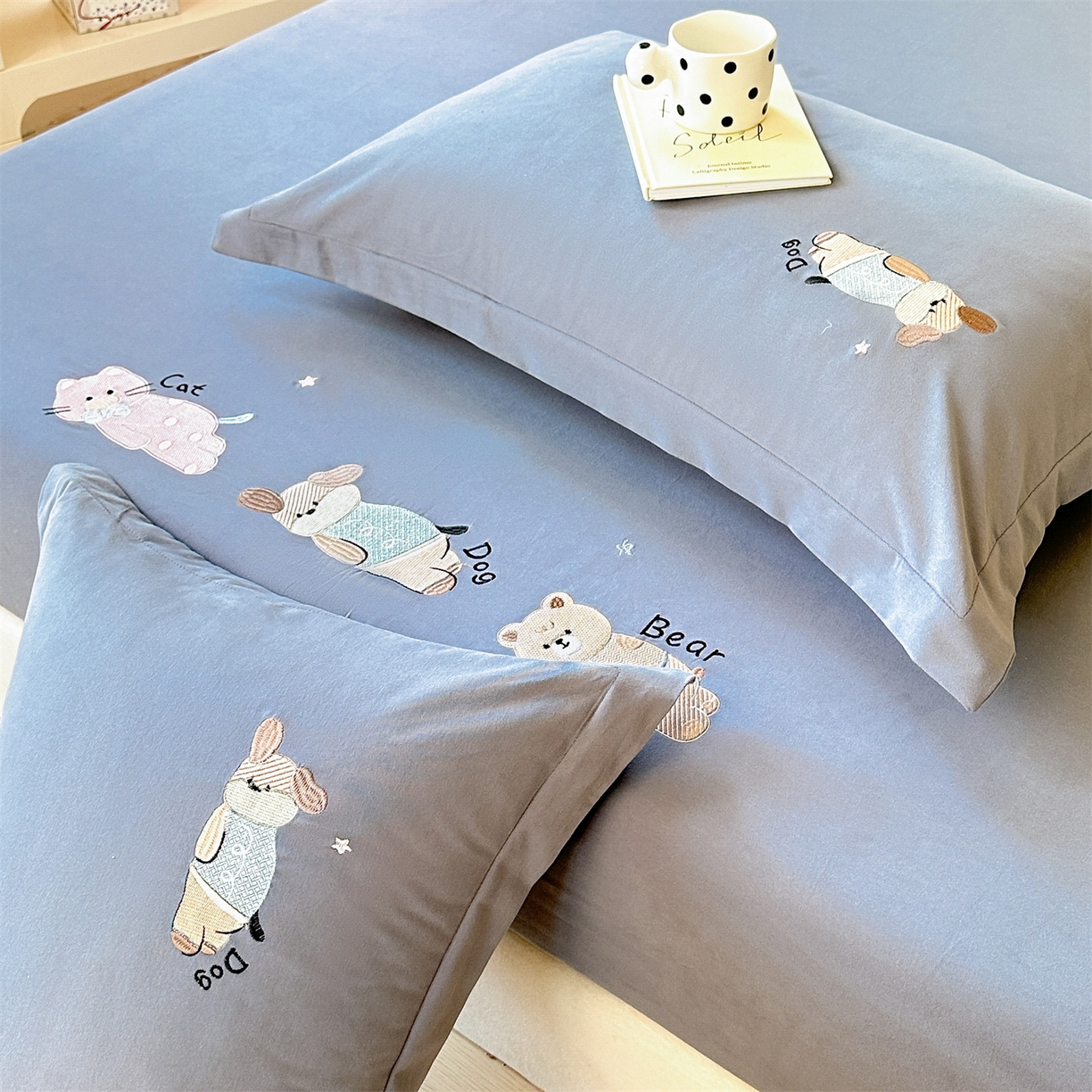 91家纺网 家纺一手货源 找家纺 笙意家纺 2025新款全棉纯棉磨毛刺绣单品床笠 床笠单件 萌宠-墨蓝