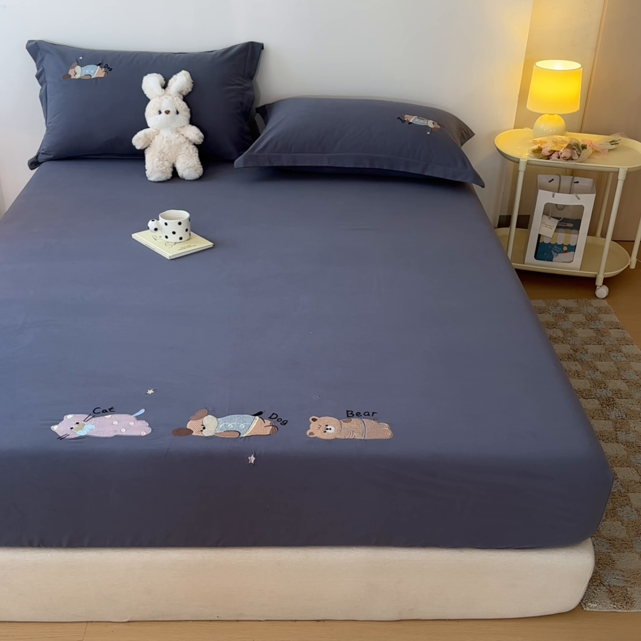 91家纺网 家纺一手货源 找家纺 笙意家纺 2025新款全棉纯棉磨毛刺绣单品床笠 床笠单件 萌宠-墨蓝