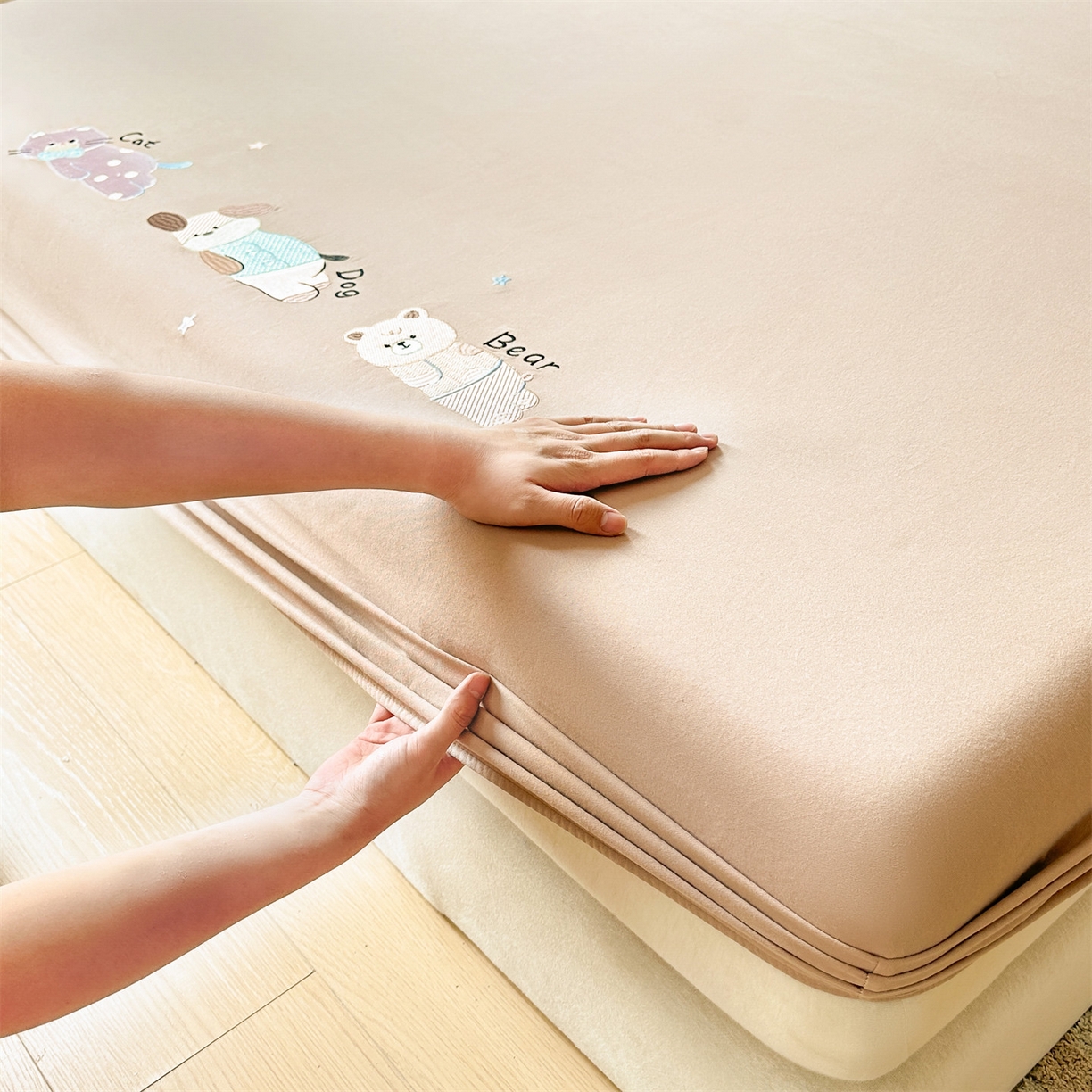 91家纺网 家纺一手货源 找家纺 笙意家纺 2025新款全棉纯棉磨毛刺绣单品床笠 床笠单件 萌宠-热带棕