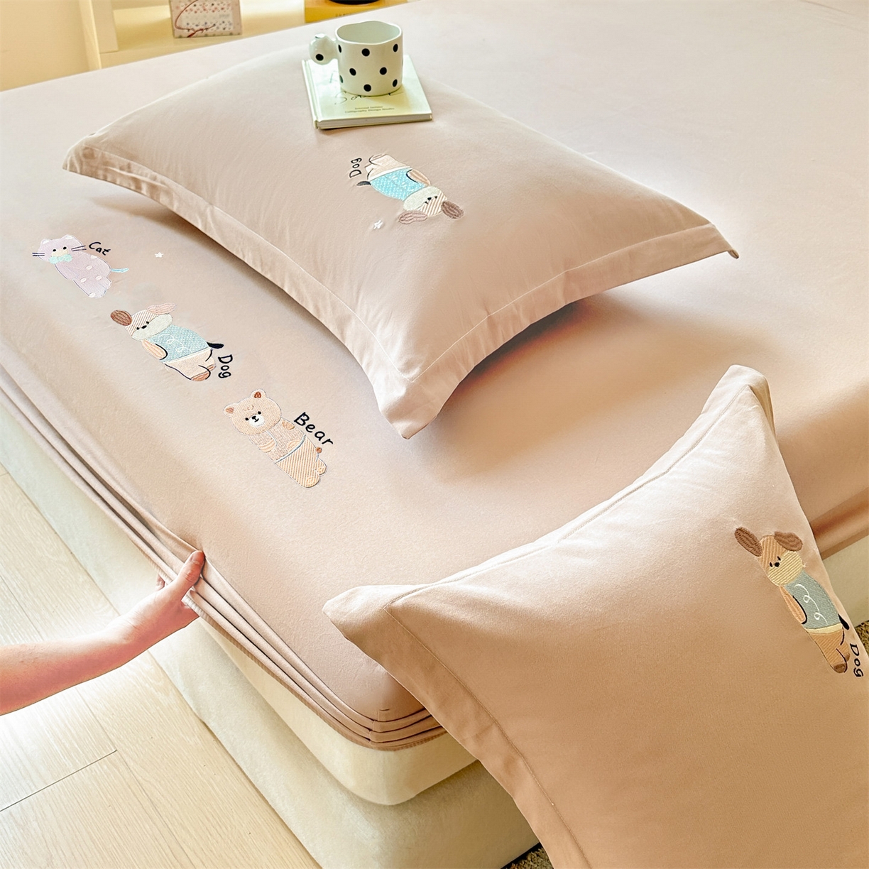 91家纺网 家纺一手货源 找家纺 笙意家纺 2025新款全棉纯棉磨毛刺绣单品床笠 床笠单件 萌宠-热带棕