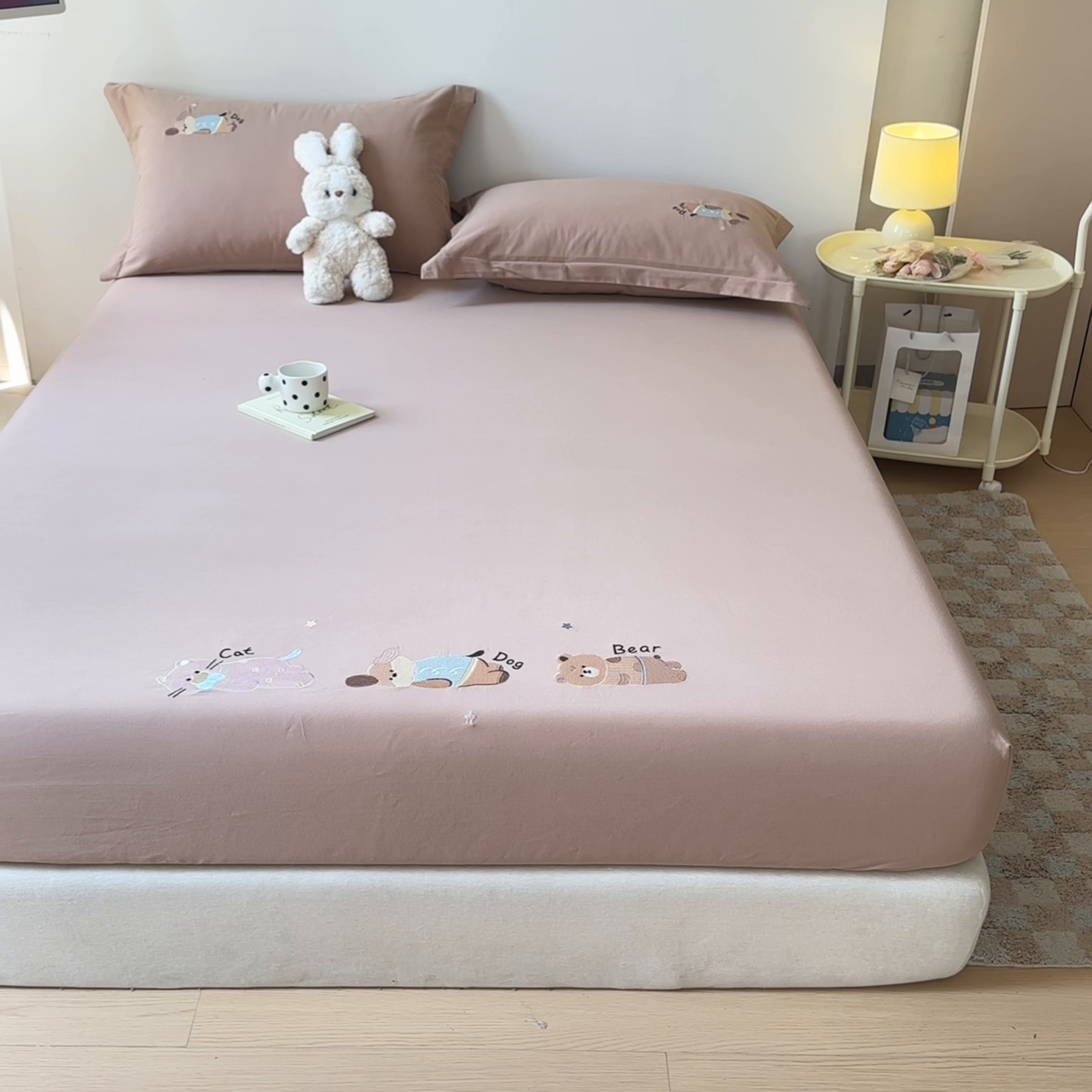 91家纺网 家纺一手货源 找家纺 笙意家纺 2025新款全棉纯棉磨毛刺绣单品床笠 床笠单件 萌宠-热带棕