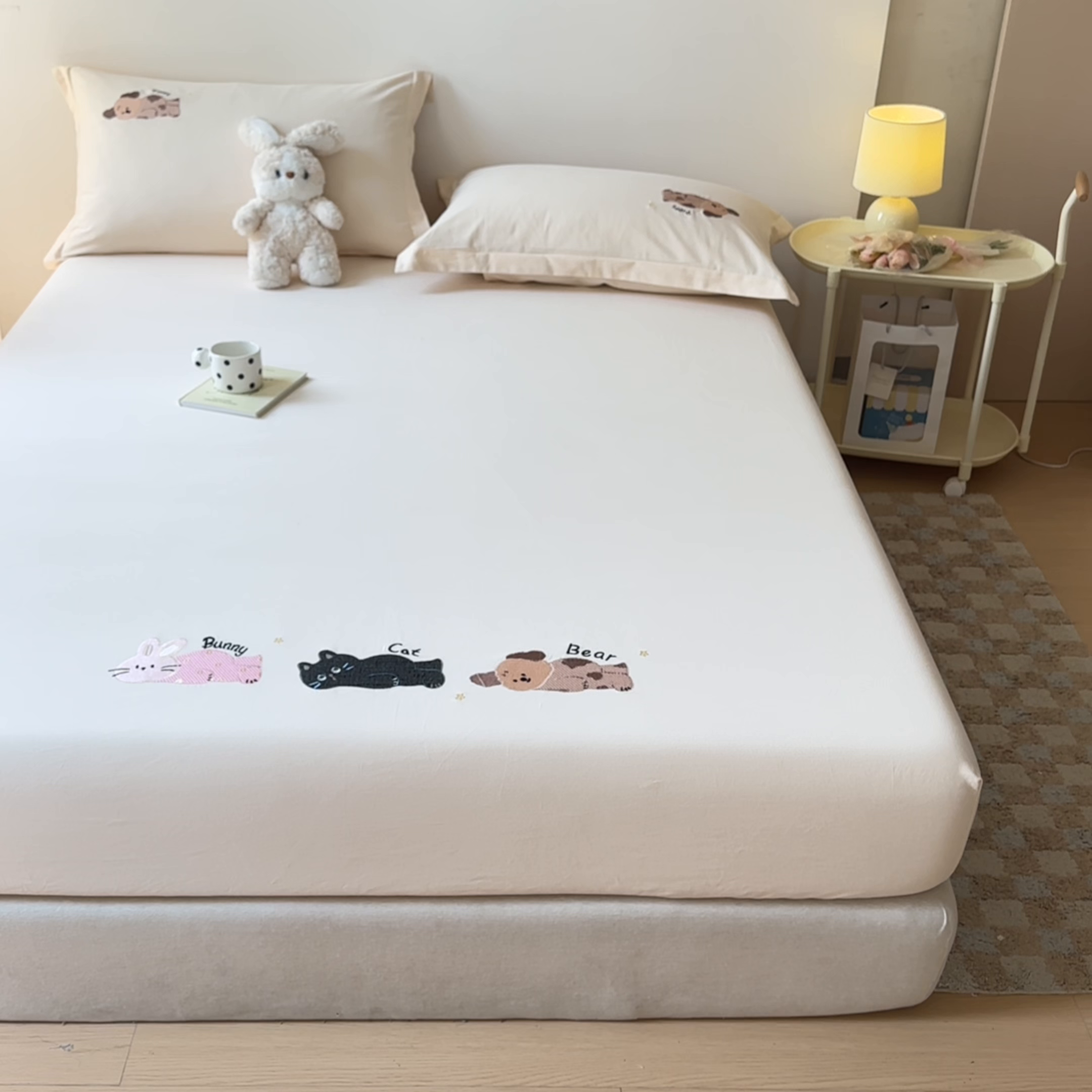 91家纺网 家纺一手货源 找家纺 笙意家纺 2025新款全棉纯棉磨毛刺绣单品床笠 床笠单件 萌宠-柔雾米