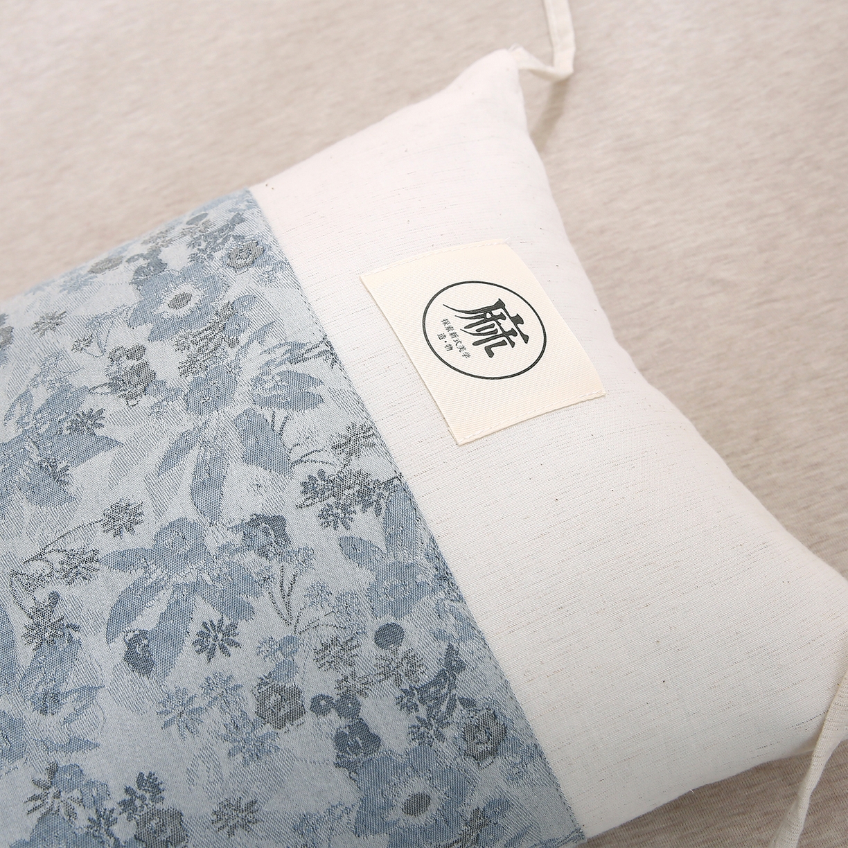 91家纺网 家纺一手货源 找家纺 （总）梦叶草 2025新款国风棉麻荞麦枕芯可调节高度荞麦枕护颈椎反弓苦荞麦枕头