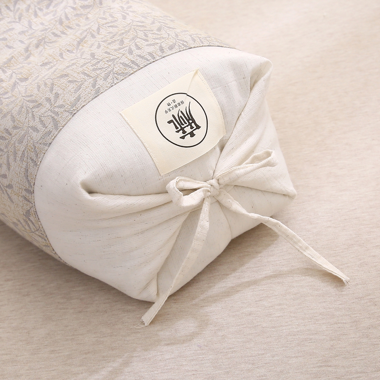 91家纺网 家纺一手货源 找家纺 梦叶草 2025新款国风棉麻荞麦枕芯可调节高度荞麦枕护颈椎反弓苦荞麦枕头 国风棉麻荞麦枕-丰收黄