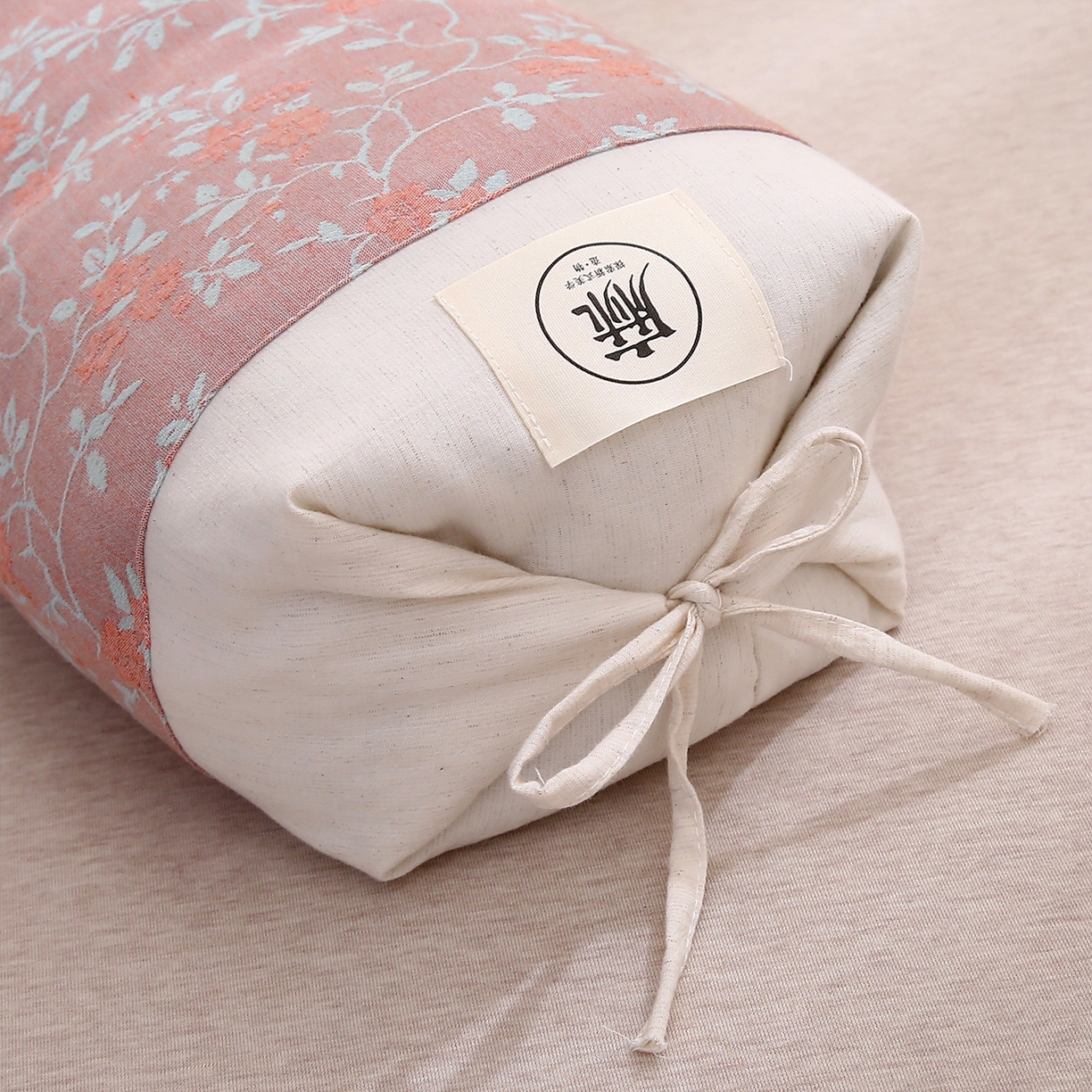 91家纺网 家纺一手货源 找家纺 梦叶草 2025新款国风棉麻荞麦枕芯可调节高度荞麦枕护颈椎反弓苦荞麦枕头 国风棉麻荞麦枕-喜庆红