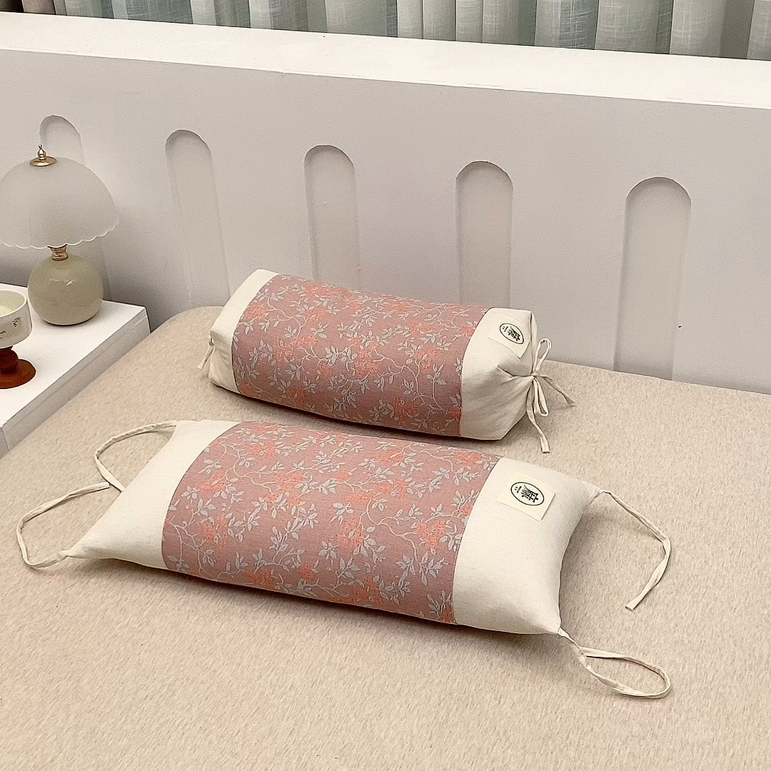 91家纺网 家纺一手货源 找家纺 梦叶草 2025新款国风棉麻荞麦枕芯可调节高度荞麦枕护颈椎反弓苦荞麦枕头 国风棉麻荞麦枕-喜庆红