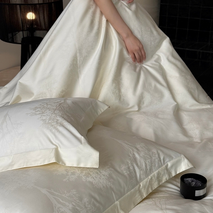 91家纺网 家纺一手货源 找家纺 鹿班家居 2025新款100S长绒棉纯棉精美提花系列四件套-光影斑驳（标准会员-20元） 光影斑驳-白色