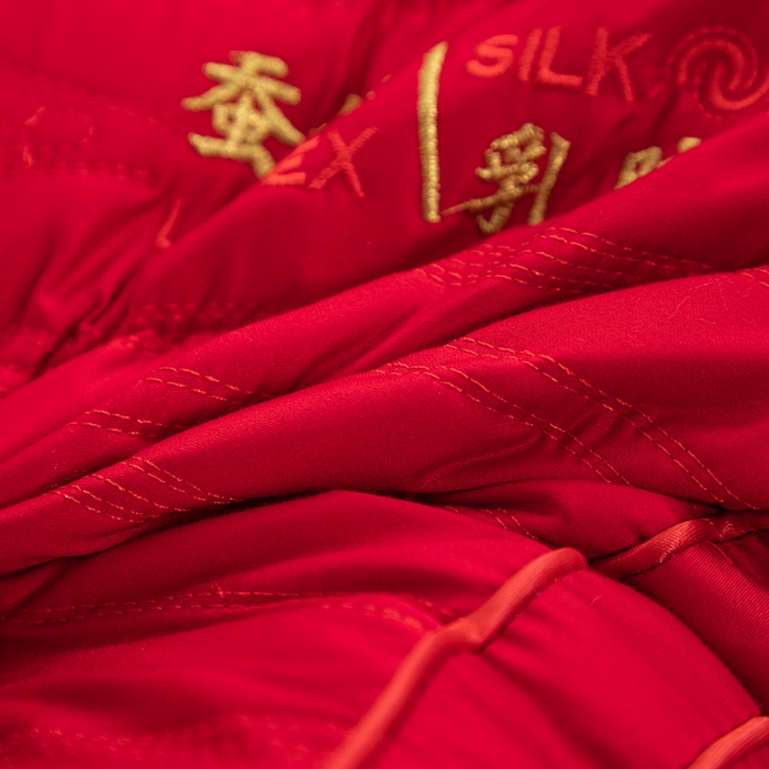 91家纺网 家纺一手货源 找家纺 （总）仁宇枕业 2025新款新品 新娘新郎大红结婚枕头婚庆定型低枕头枕芯