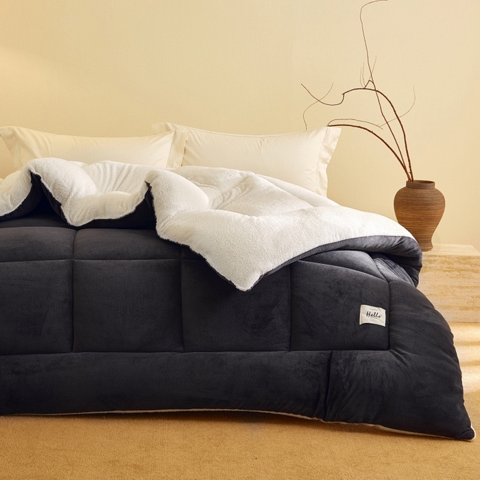 91家纺网 家纺一手货源 找家纺 梦恬佳 2025新款180克牛奶绒羊羔绒加厚冬被 被子被芯 牛奶绒-灰拼白