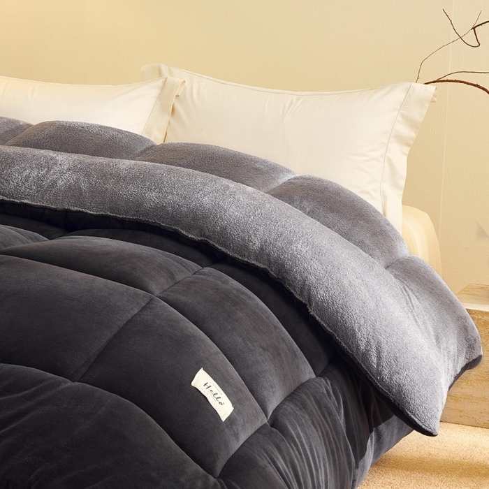 91家纺网 家纺一手货源 找家纺 梦恬佳 2025新款180克牛奶绒羊羔绒加厚冬被 被子被芯 牛奶绒-灰拼灰