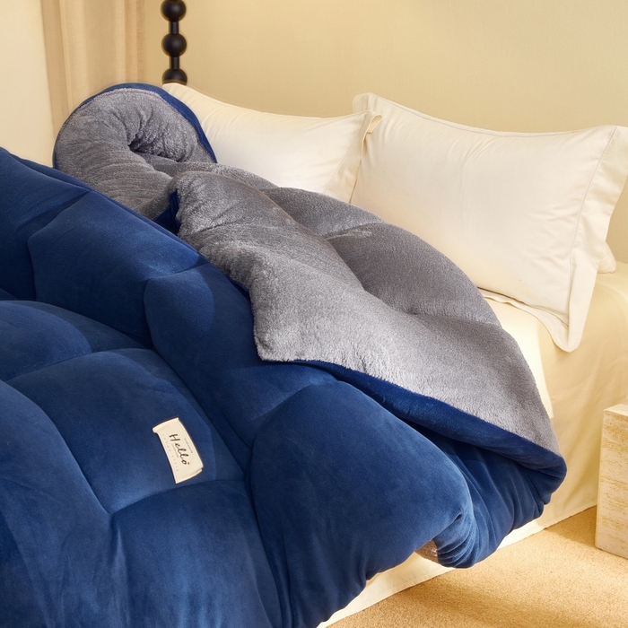 91家纺网 家纺一手货源 找家纺 梦恬佳 2025新款180克牛奶绒羊羔绒加厚冬被 被子被芯 牛奶绒-蓝拼灰