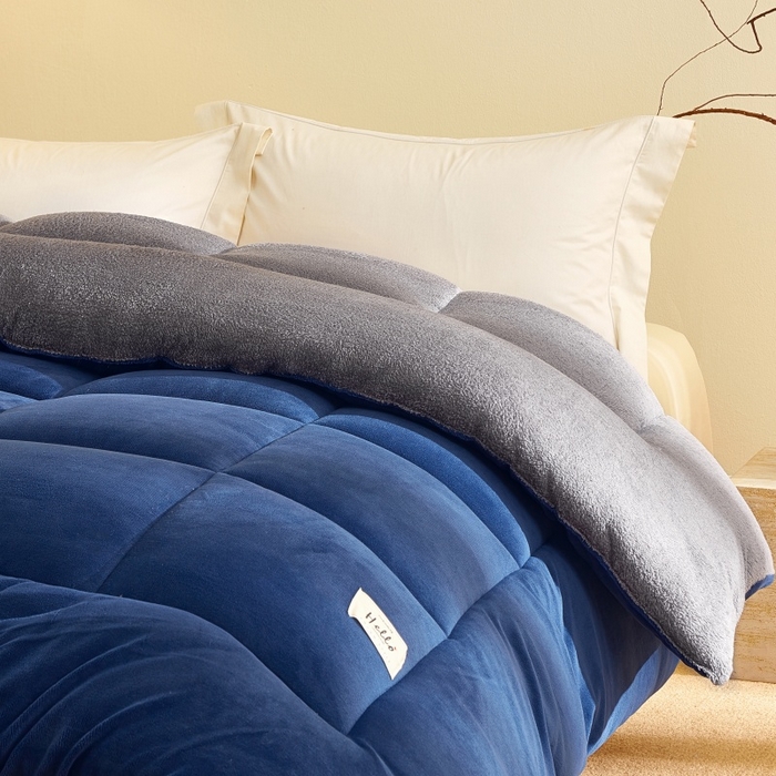 91家纺网 家纺一手货源 找家纺 梦恬佳 2025新款180克牛奶绒羊羔绒加厚冬被 被子被芯 牛奶绒-蓝拼灰