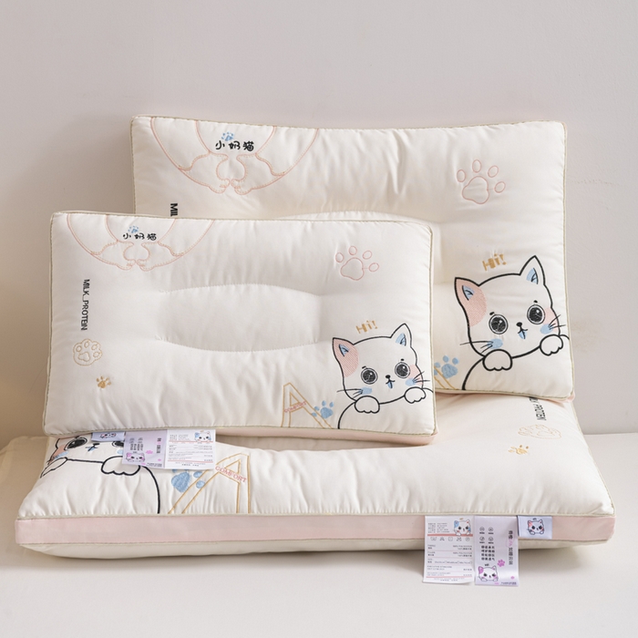 91家纺网 家纺一手货源 找家纺 （总）仁宇枕业 2025新款新品小奶猫亲子幼儿园儿童学生成人定型低枕头枕芯