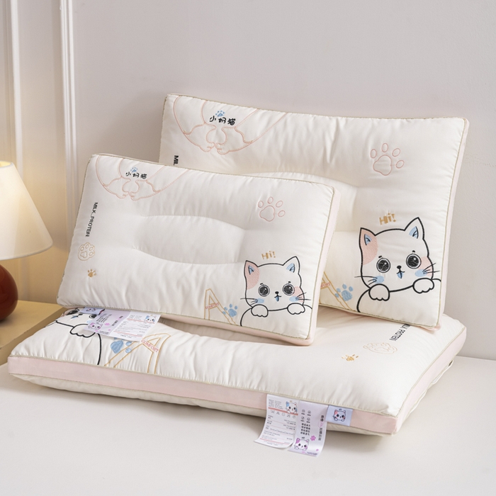 91家纺网 家纺一手货源 找家纺 （总）仁宇枕业 2025新款新品小奶猫亲子幼儿园儿童学生成人定型低枕头枕芯