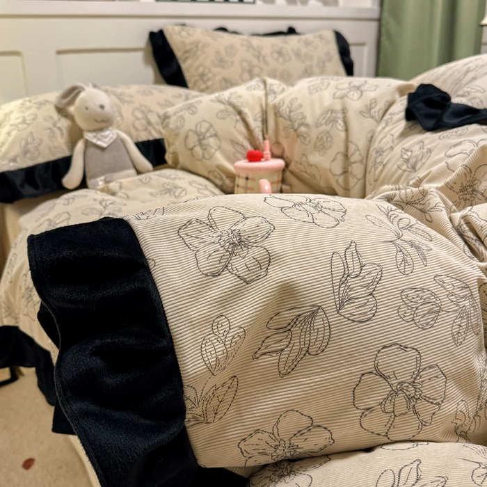 91家纺网 家纺一手货源 找家纺 宅家居 2025新款轻法式小香风灯芯绒提花立体韩版花边牛奶绒四件套-实拍风 百合